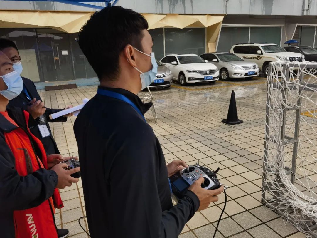 EMC易倍无人机飞控师，声誉腾飞！！！